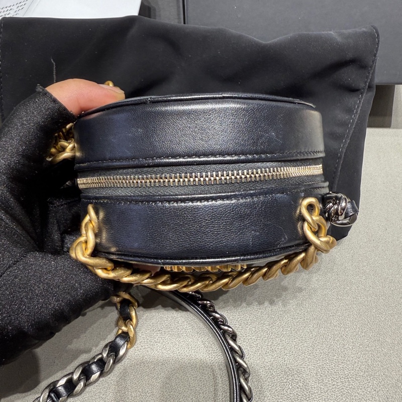 Chanel香奈兒19bag圓餅包黑金23年 芯片尺寸12.5*12.5*6.5-4