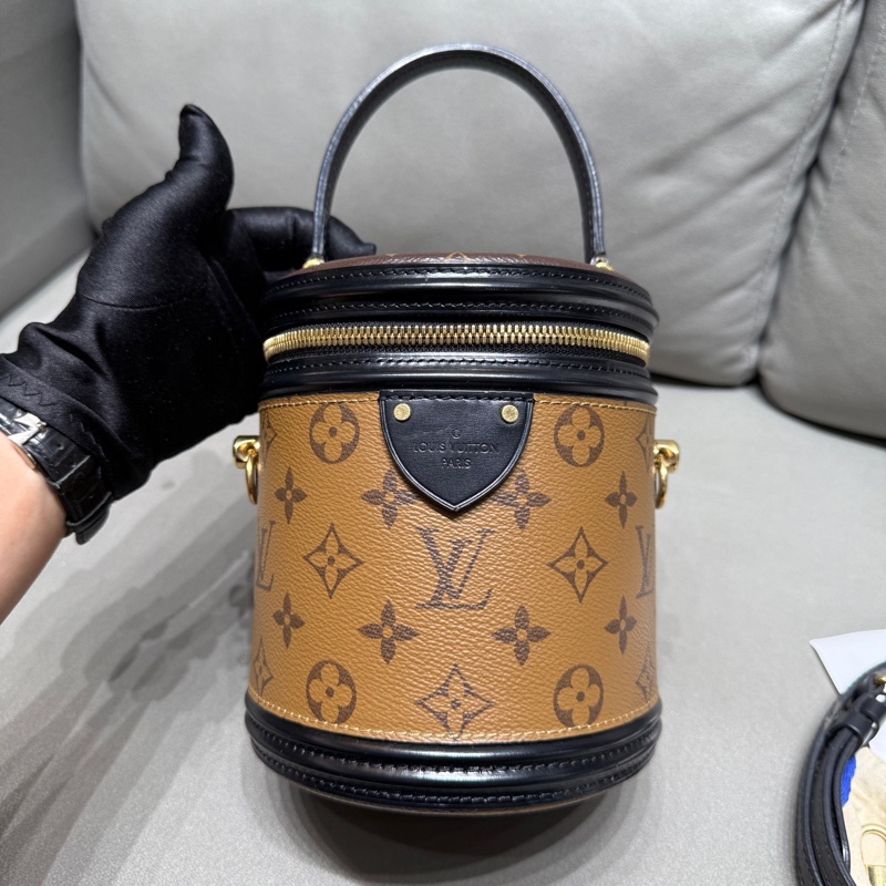 Louis Vuitton路易威登 發財桶 尺寸15*17*14c 有購證-1