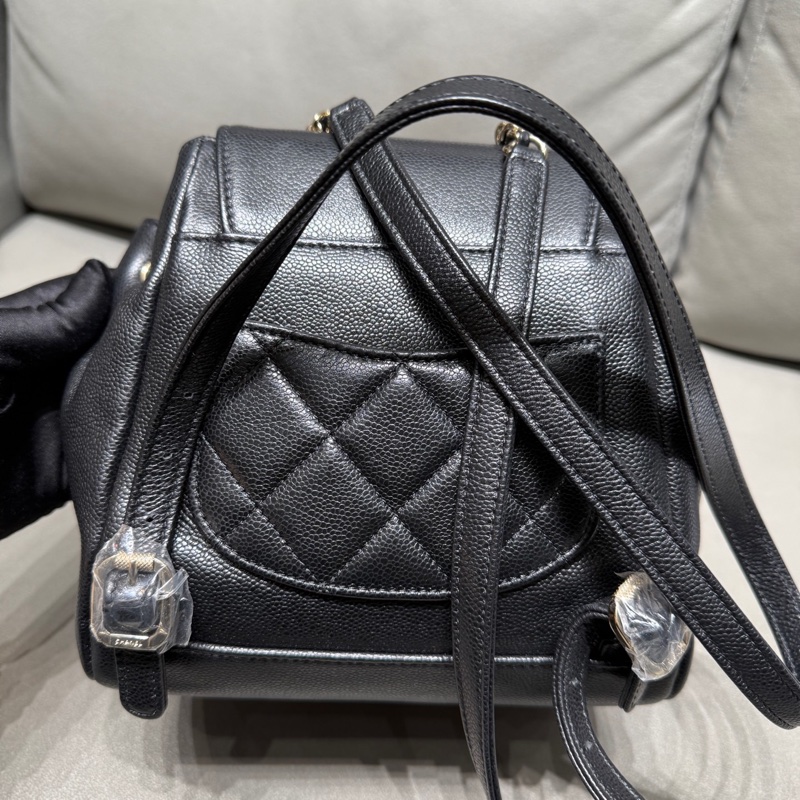 閒置新未使用Chanel香奈兒Affinity雙肩包小號黑金牛 25年芯片配塵袋-1