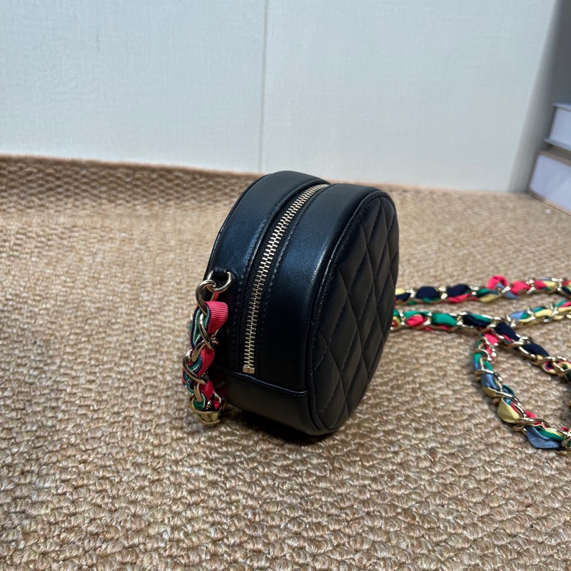 Chanel 香奈兒 黑色 小圓餅 菱格紋羊皮金扣彩虹鏈條包斜挎包 底長12-5