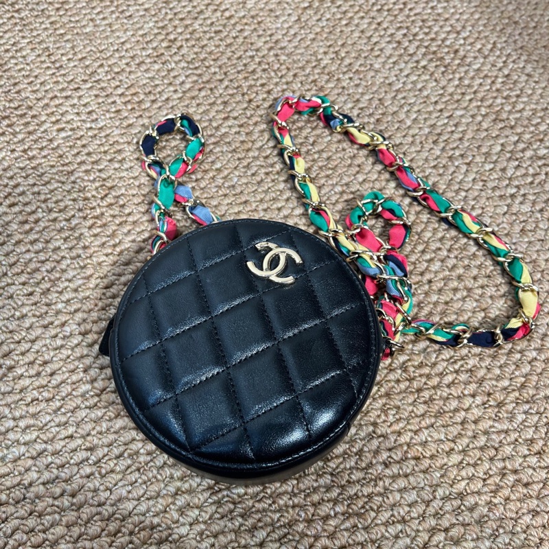 Chanel 香奈兒 黑色 小圓餅 菱格紋羊皮金扣彩虹鏈條包斜挎包 底長12-7