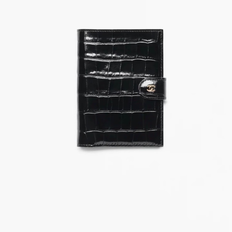Chanel香奈兒26S限定鰐魚壓紋黑色護照夾-5
