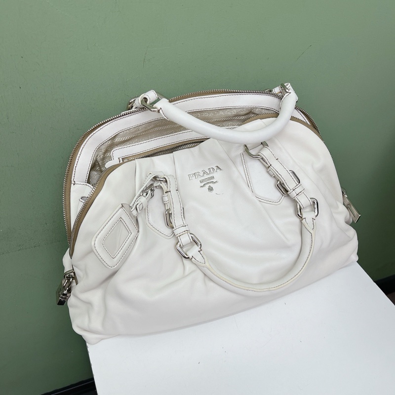 Prada • 白色銀釦全皮保齡球包-1