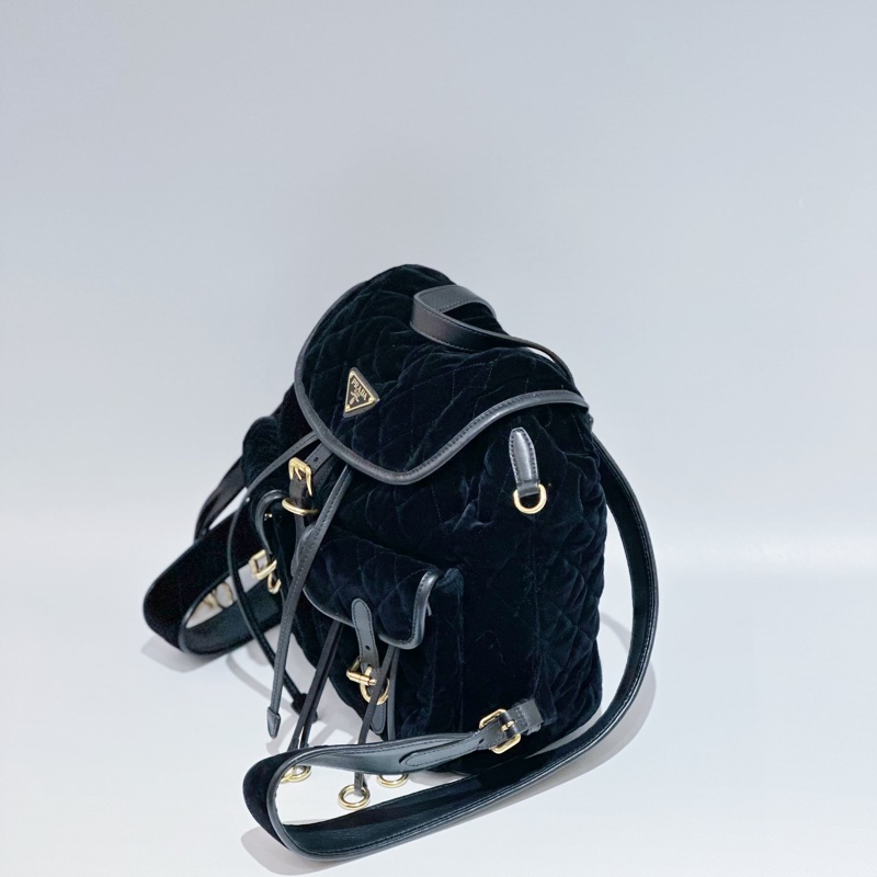 Prada • 新款黑金絲絨後背包 小號-6