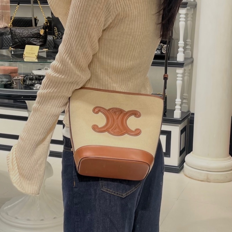 Celine賽琳凱旋門小號水桶包亞麻帆布拼皮斜挎包 尺寸22*13*20cm-4