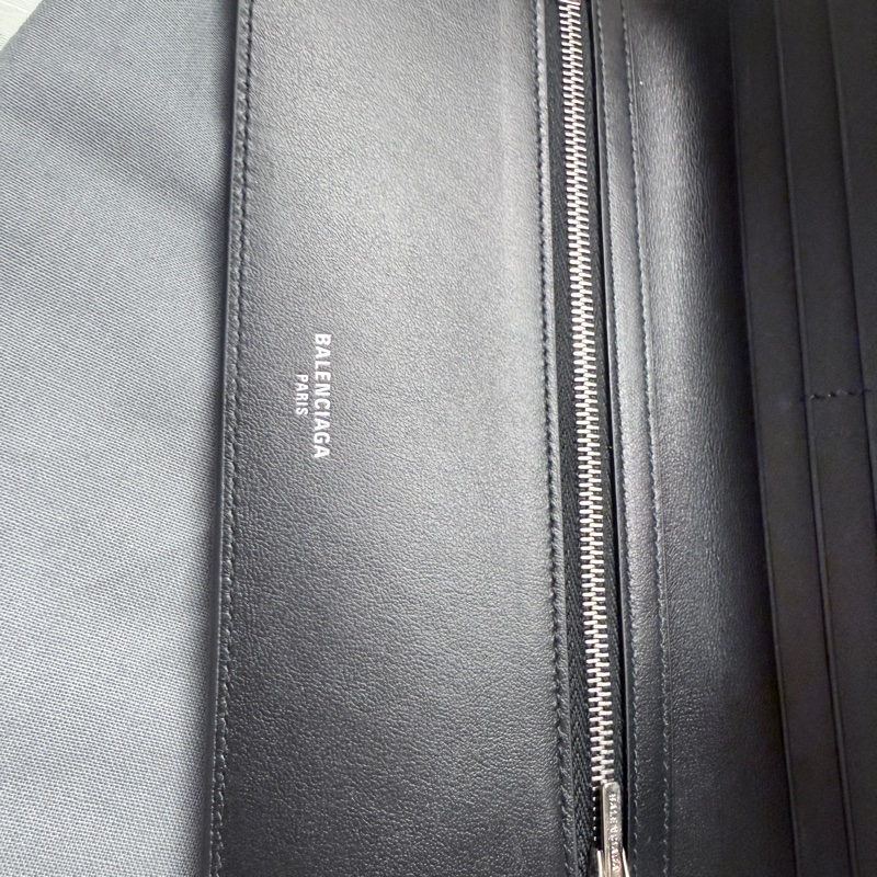 近全新✨Balenciaga 護照套長夾 櫃上25000-14