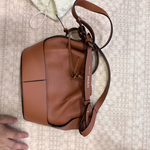 Loewe balloon 小號氣球包棕色