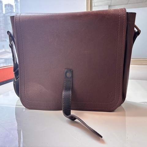 LV Louis Vuitton Utah Omaha 棕色小牛皮郵差包
