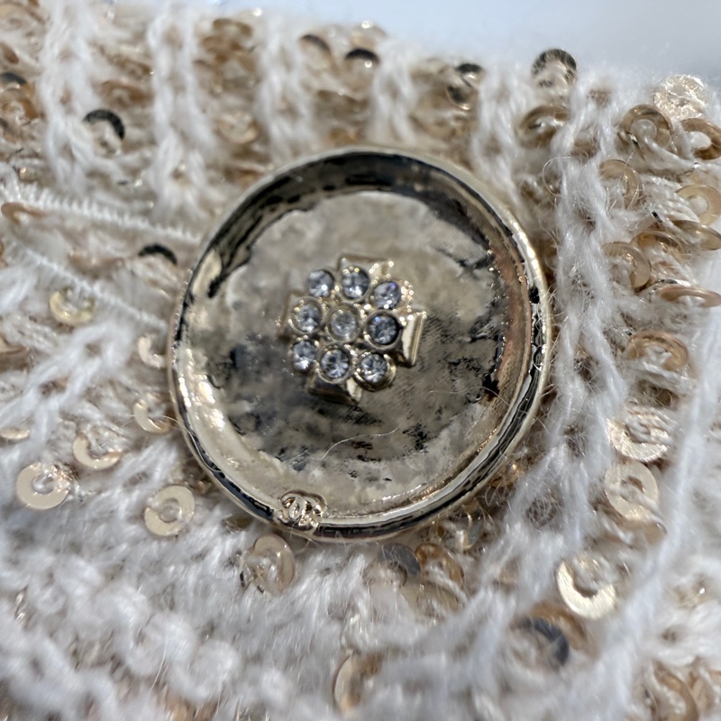 全新✨CHANEL✨香檳金混亮片紗線羊駝絨針織外套 #40 原價很貴-7