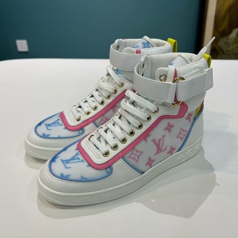閒置未使用Lv 路易威登 Boombox 高幫運動 平底  時尚板鞋  多巴胺色系 女款白色 尺寸37碼
