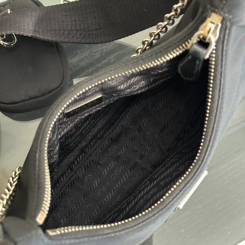 PRADA 經典三合一尼龍斜背包 - 黑銀-5