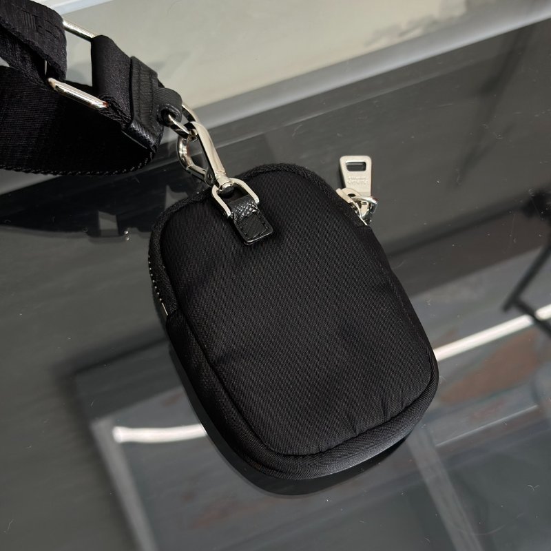 PRADA 經典三合一尼龍斜背包 - 黑銀-7