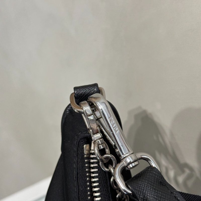 PRADA 經典三合一尼龍斜背包 - 黑銀-11