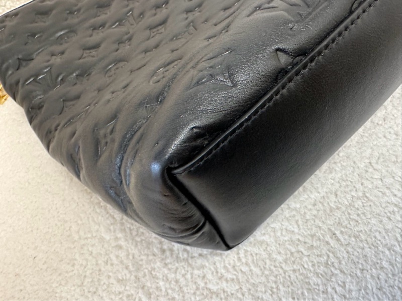 LOUIS VUITTON Coussin 小牛皮流浪包 手提、斜挎、單肩包 中號,女款 黑色牛皮-3