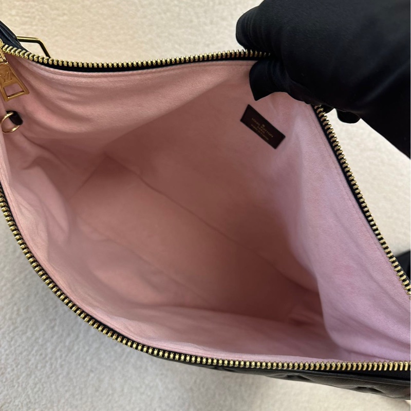 LOUIS VUITTON Coussin 小牛皮流浪包 手提、斜挎、單肩包 中號,女款 黑色牛皮-7