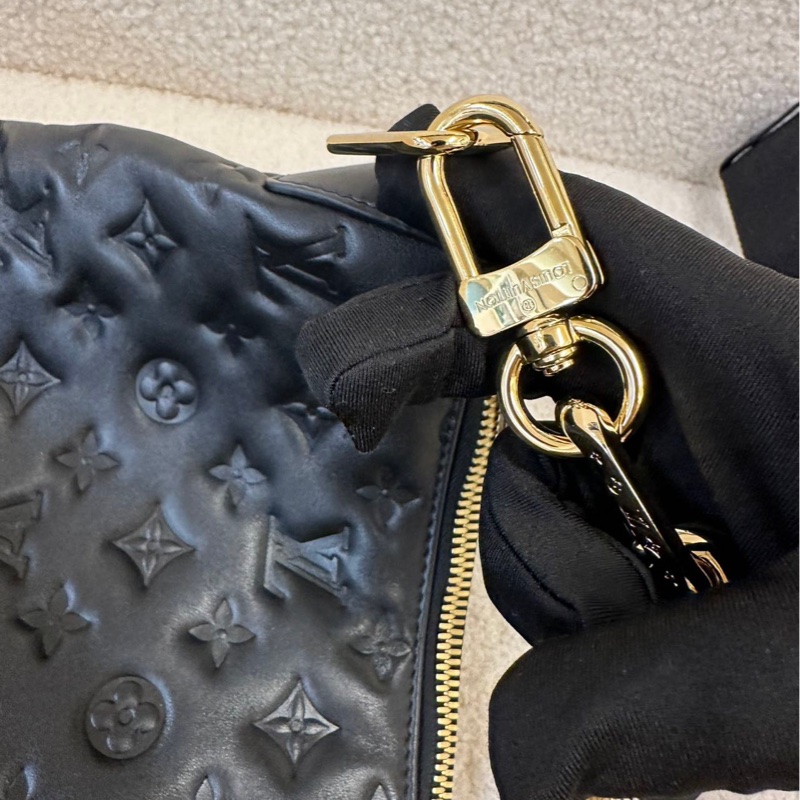 LOUIS VUITTON Coussin 小牛皮流浪包 手提、斜挎、單肩包 中號,女款 黑色牛皮-12