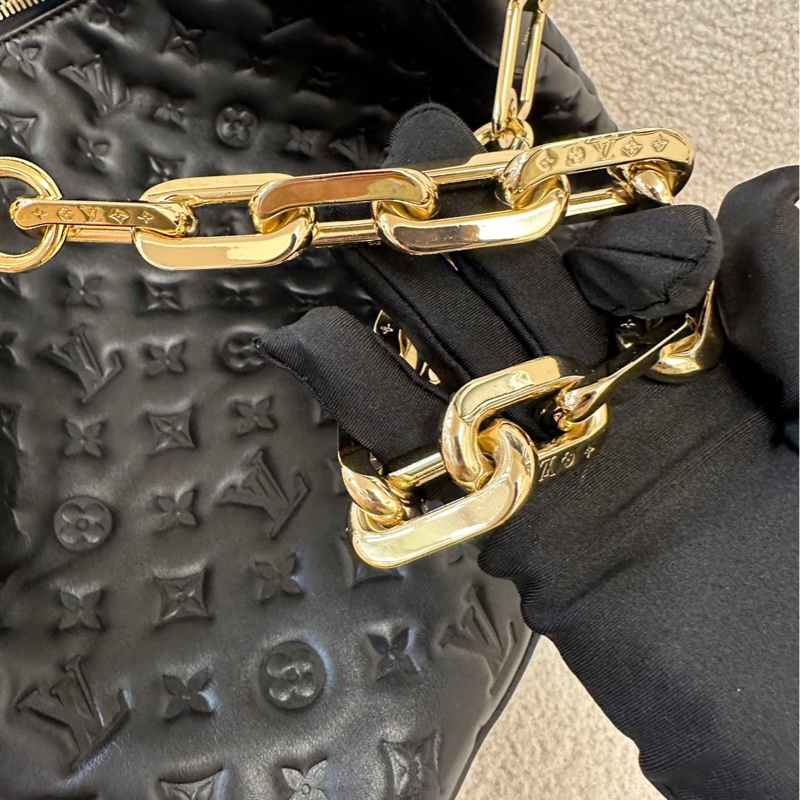 LOUIS VUITTON Coussin 小牛皮流浪包 手提、斜挎、單肩包 中號,女款 黑色牛皮-13
