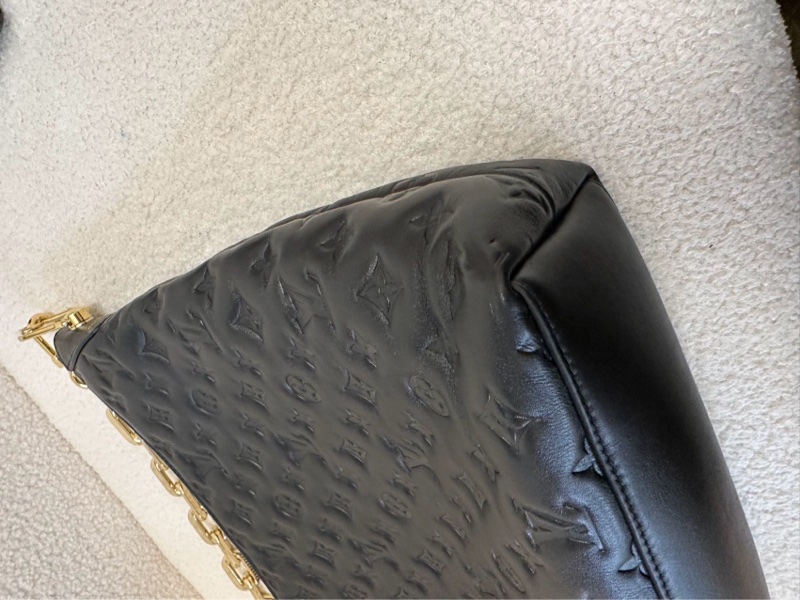 LOUIS VUITTON Coussin 小牛皮流浪包 手提、斜挎、單肩包 中號,女款 黑色牛皮-17