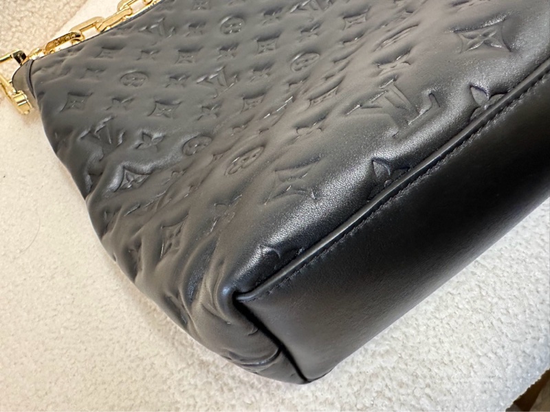LOUIS VUITTON Coussin 小牛皮流浪包 手提、斜挎、單肩包 中號,女款 黑色牛皮-20