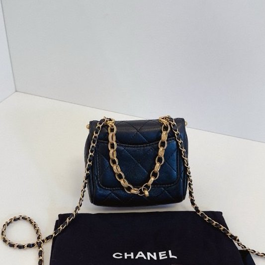 閒置新 香奈兒/Chanel 手工坊繫列Kiss lock mini 黑金垃圾包-1
