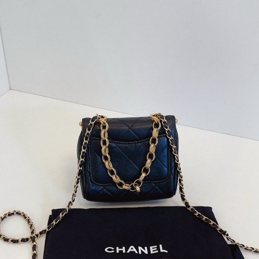 閒置新 香奈兒/Chanel 手工坊繫列Kiss lock mini 黑金垃圾包-7
