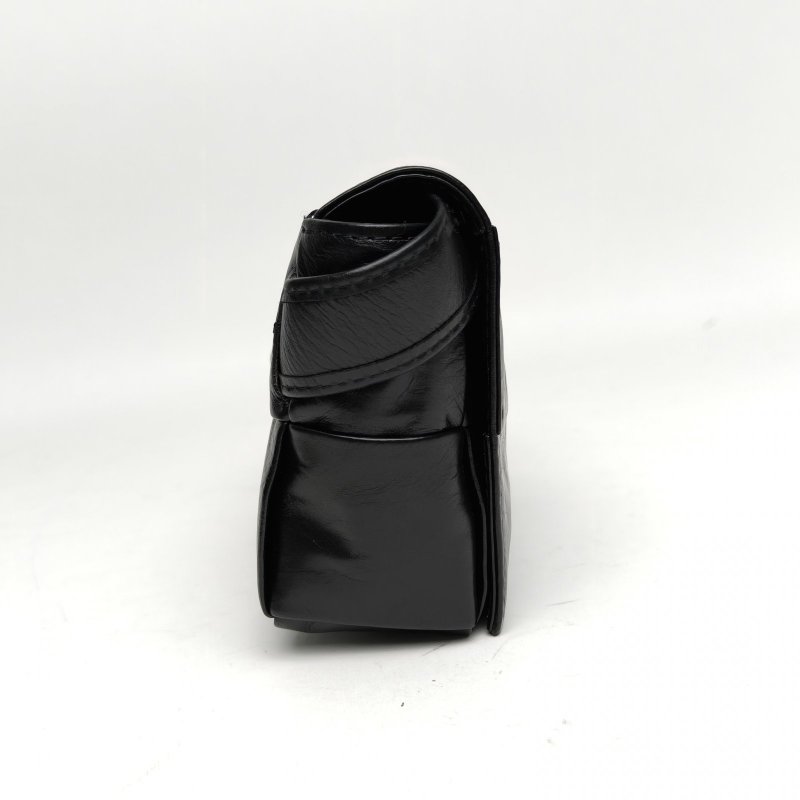 BOTTEGA VENETA Cassette腰包Mini18黑色油蠟皮銀扣肩背包-3