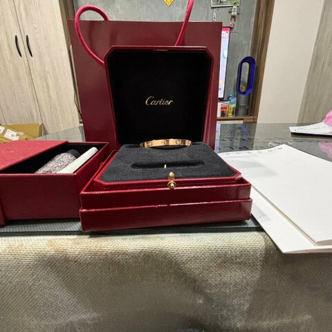 正品Cartier卡地亞 LOVE手環，經典款，4顆鑽石