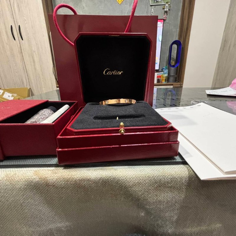 正品Cartier卡地亞 LOVE手環，經典款，4顆鑽石-0