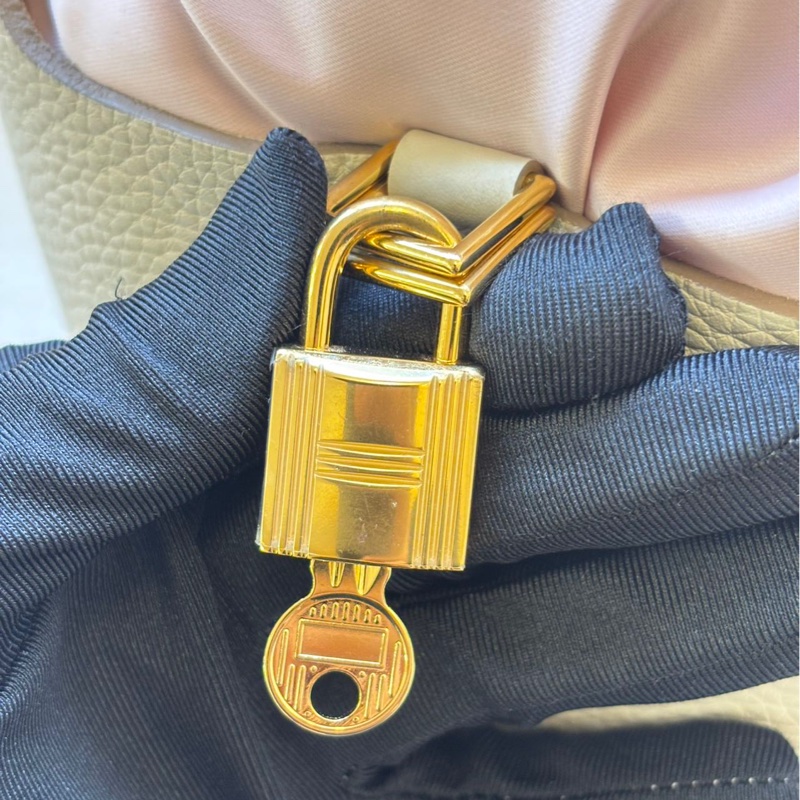 HERMES / 愛馬仕 K刻 菜籃子 18 奶昔白 金扣 鎖鑰匙 狀態非常好-15