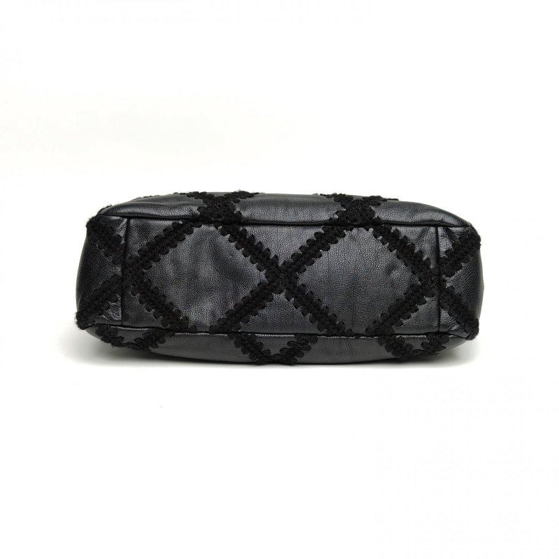 CHANEL 19BAG口蓋包中號黑色牛皮30開金銀扣肩背包-4