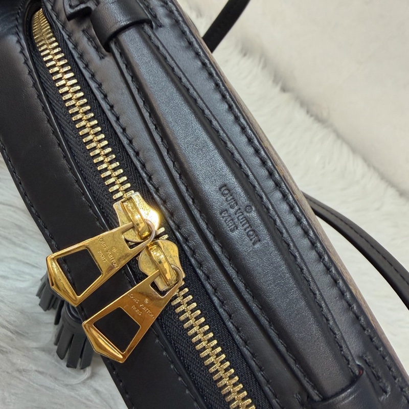 LV M43555 Saintonge 黑皮 老花 流蘇 相機包 方包-28