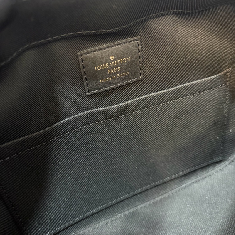 LV M43555 Saintonge 黑皮 老花 流蘇 相機包 方包-52