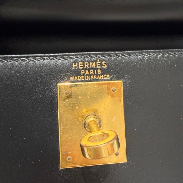 Hermès 愛馬仕 Kelly 28 黑金 Box 皮 圈 Q 刻 有鎖具 狀態良好-16