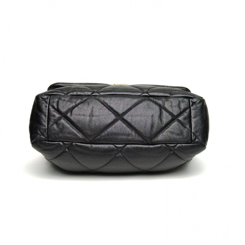 CHANEL 19BAG口蓋包Maxi黑色羊皮29開金銀扣肩背包-4