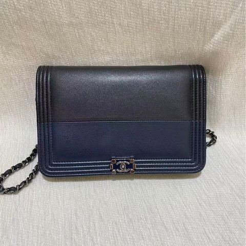 Chanel wallet on chain