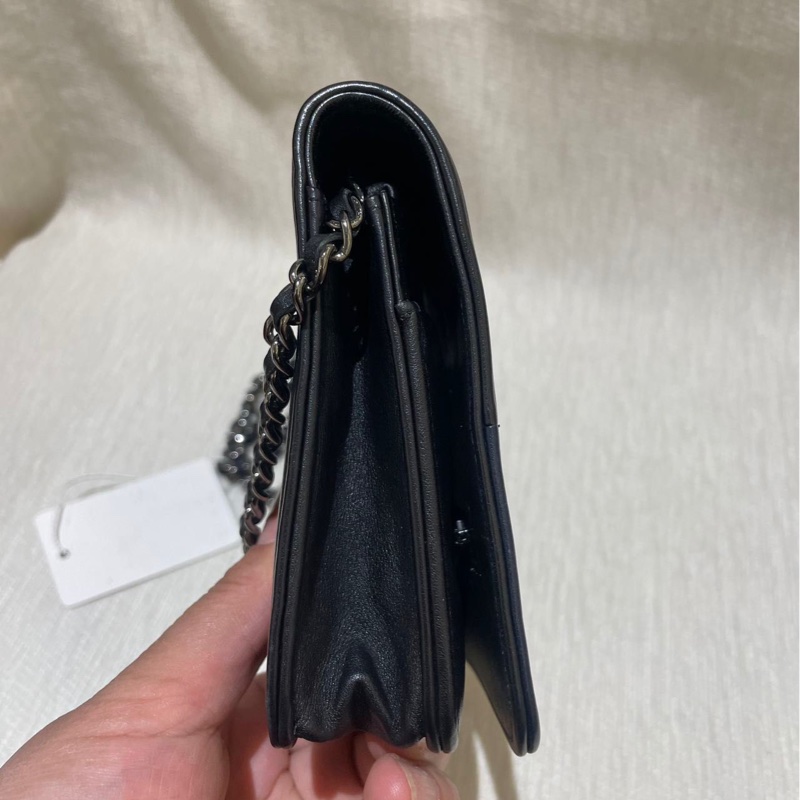 Chanel wallet on chain-8