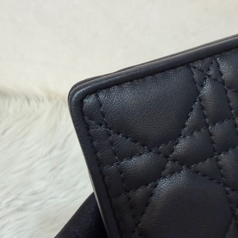 DIOR LADY DIOR S0204 黑皮 金釦 woc 手拿包 斜背包-8