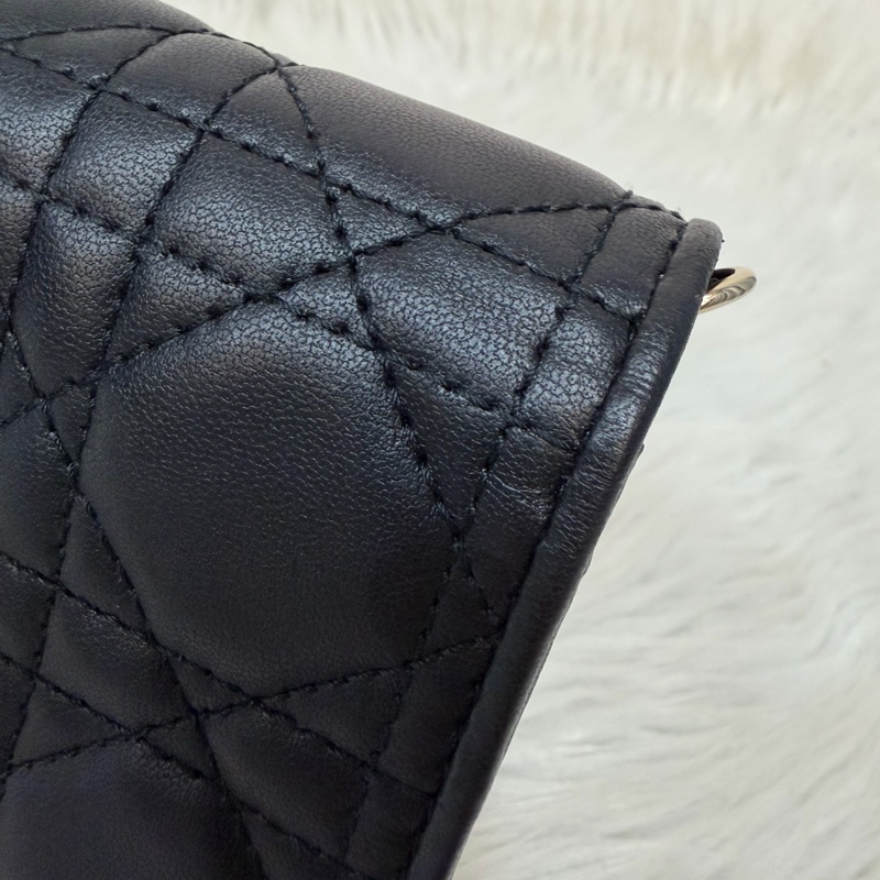 DIOR LADY DIOR S0204 黑皮 金釦 woc 手拿包 斜背包-17