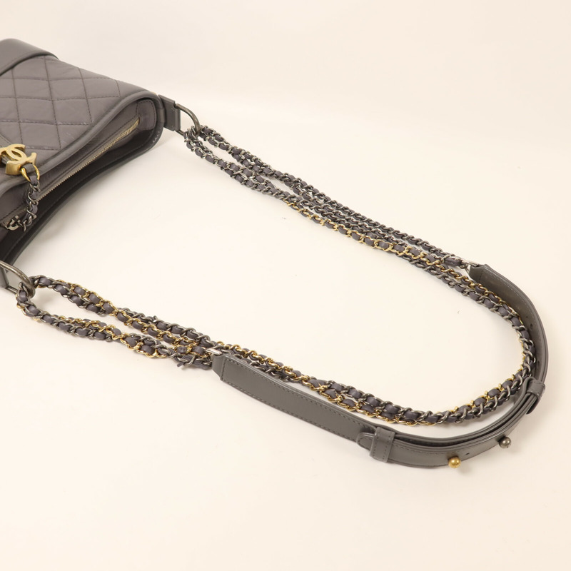 CHANEL 牛皮皮革Garbriell Small鏈帶肩背袋-7