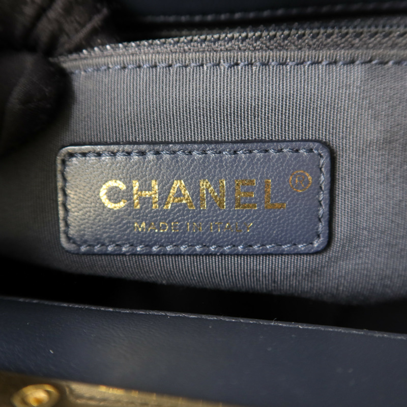 CHANEL 牛皮皮革Chevron V Stitch鏈帶手挽肩背兩用袋-5