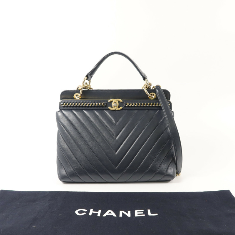 CHANEL 牛皮皮革Chevron V Stitch鏈帶手挽肩背兩用袋-8