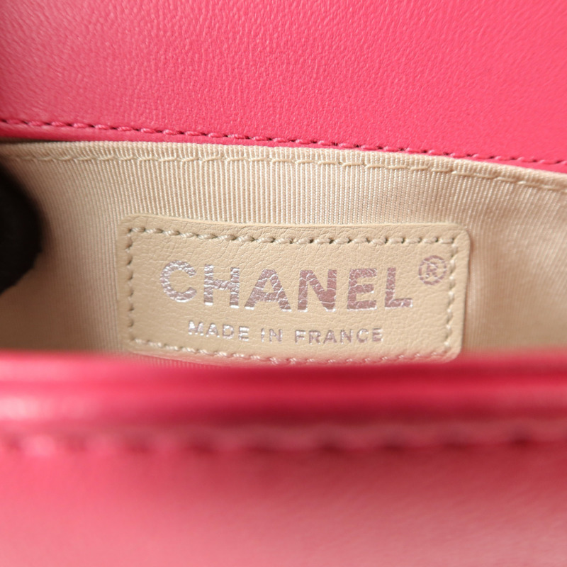 CHANEL 牛皮皮革Boy Chanel鏈帶肩背袋-5