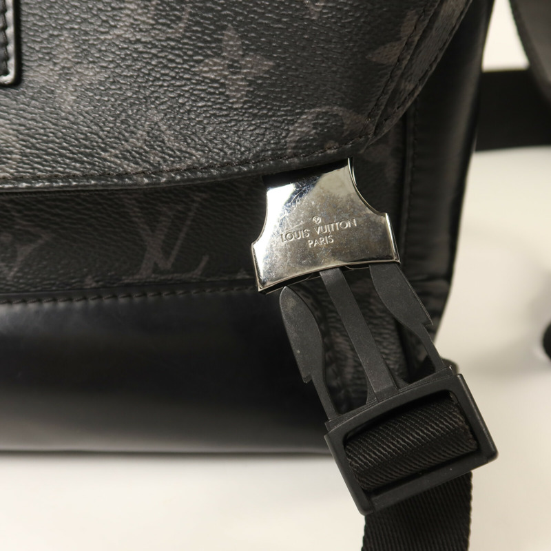 LOUIS VUITTON Monogram Eclipse Messenger PM Voyager肩背袋-7