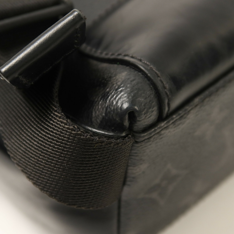 LOUIS VUITTON Monogram Eclipse Messenger PM Voyager肩背袋-9