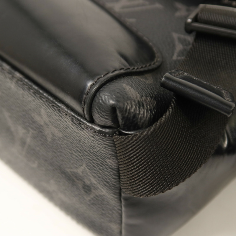 LOUIS VUITTON Monogram Eclipse Messenger PM Voyager肩背袋-10