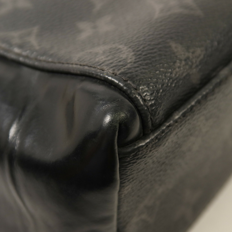LOUIS VUITTON Monogram Eclipse Messenger PM Voyager肩背袋-11