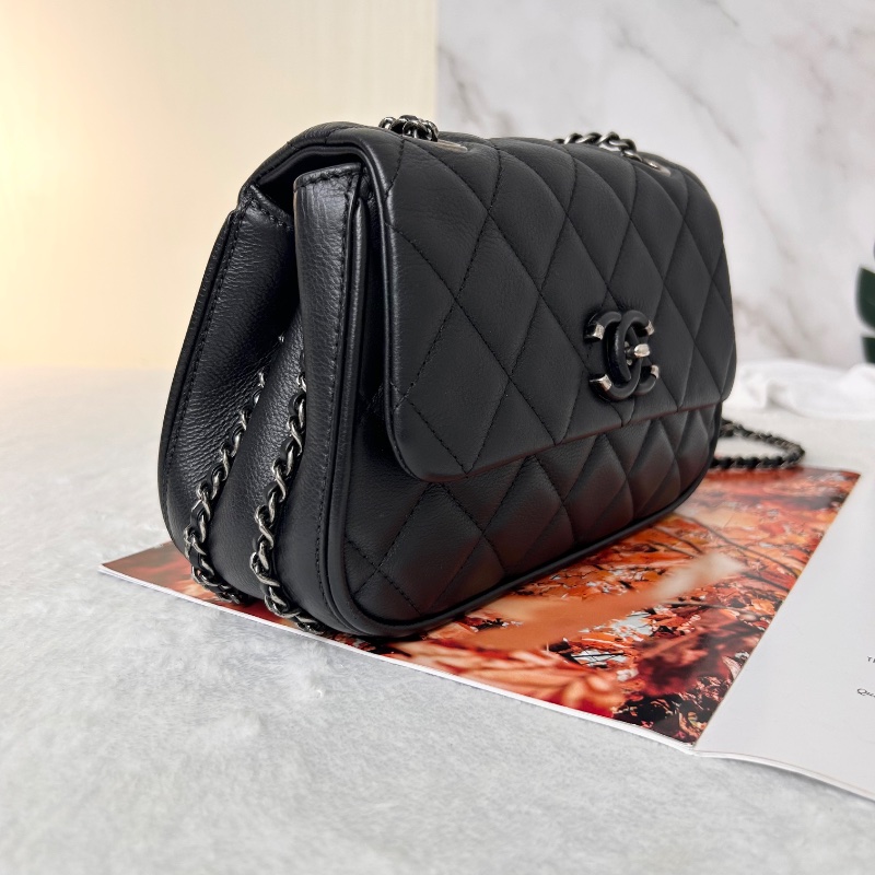 Chanel 雙 C 絎縫皮革翻蓋鏈條把手鏈帶手提包肩背包 A98549-6