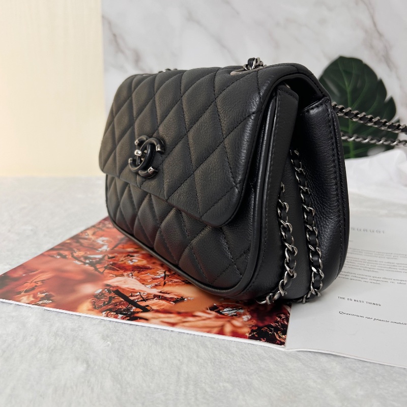Chanel 雙 C 絎縫皮革翻蓋鏈條把手鏈帶手提包肩背包 A98549-10