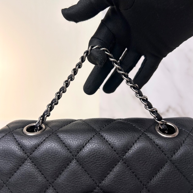 Chanel 雙 C 絎縫皮革翻蓋鏈條把手鏈帶手提包肩背包 A98549-21
