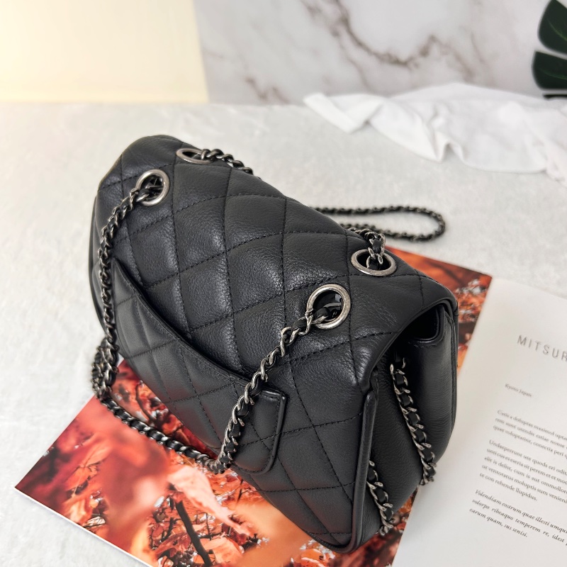 Chanel 雙 C 絎縫皮革翻蓋鏈條把手鏈帶手提包肩背包 A98549-36